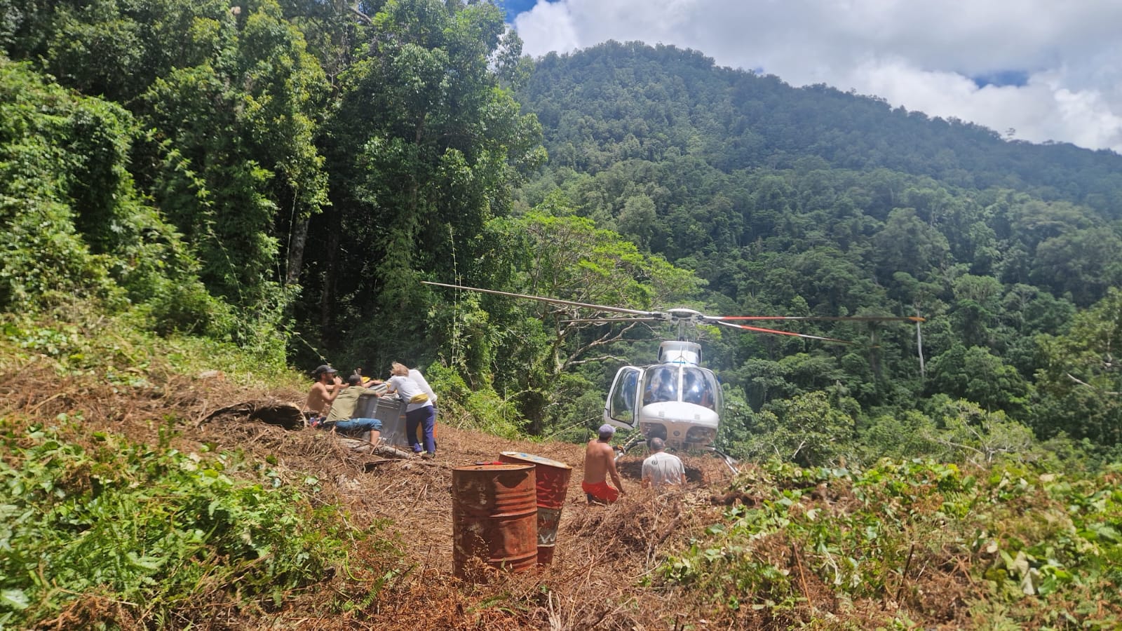 Le fret arrive au camp 2