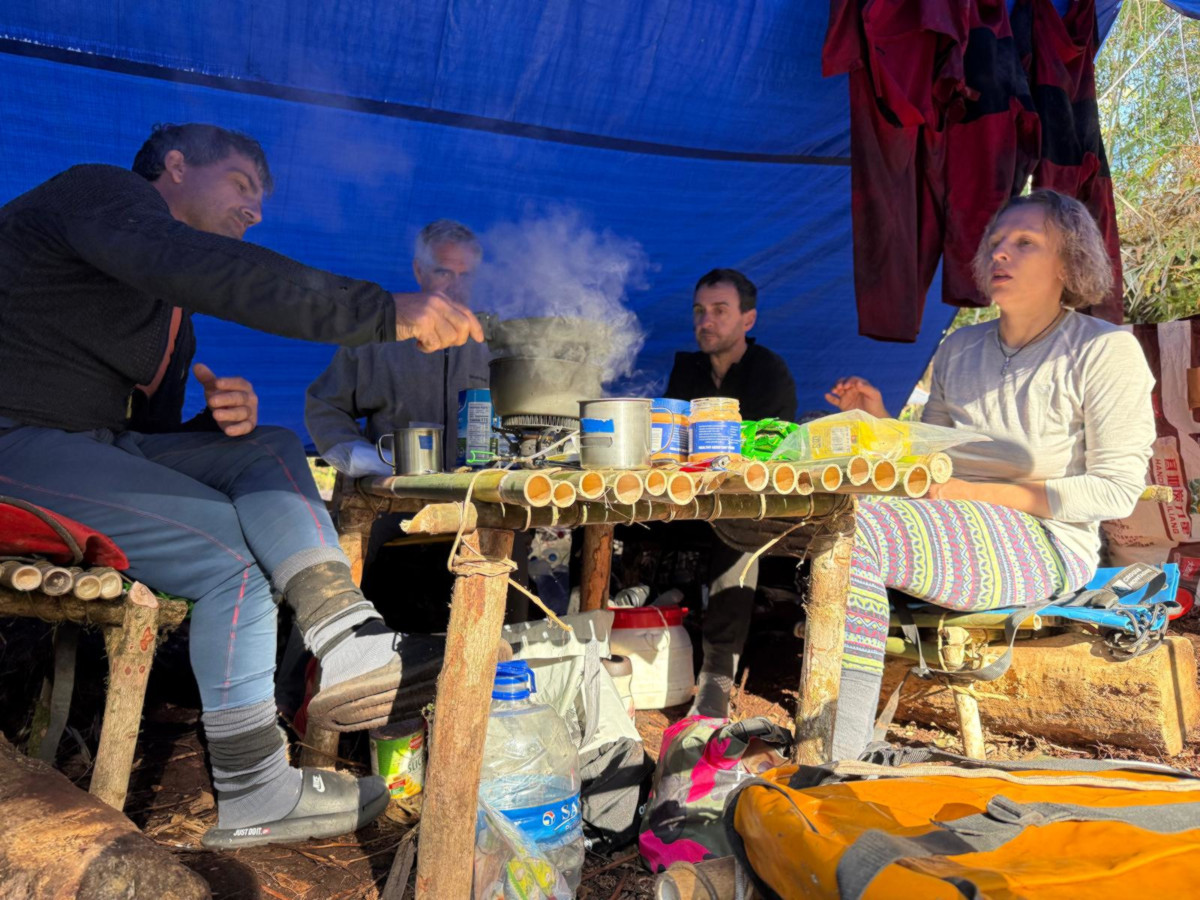 Petit-déjeuner au camp Big Bag