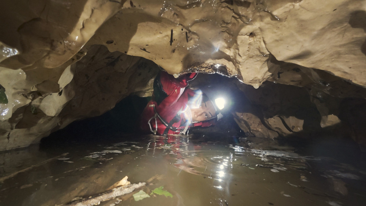 Voûte mouillante de la partie siphonnante après la crue
