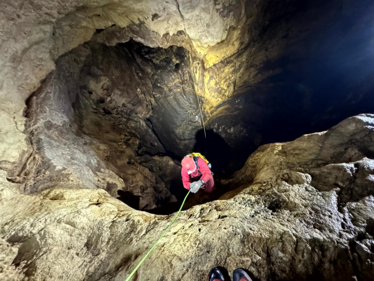 Remontant les vastes puits